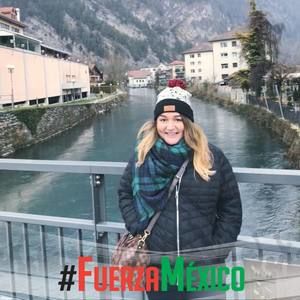 Meet your Posher, Sandra